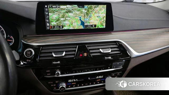 BMW 5 Series (G30) 2018 Белый из Кореи, фото 5