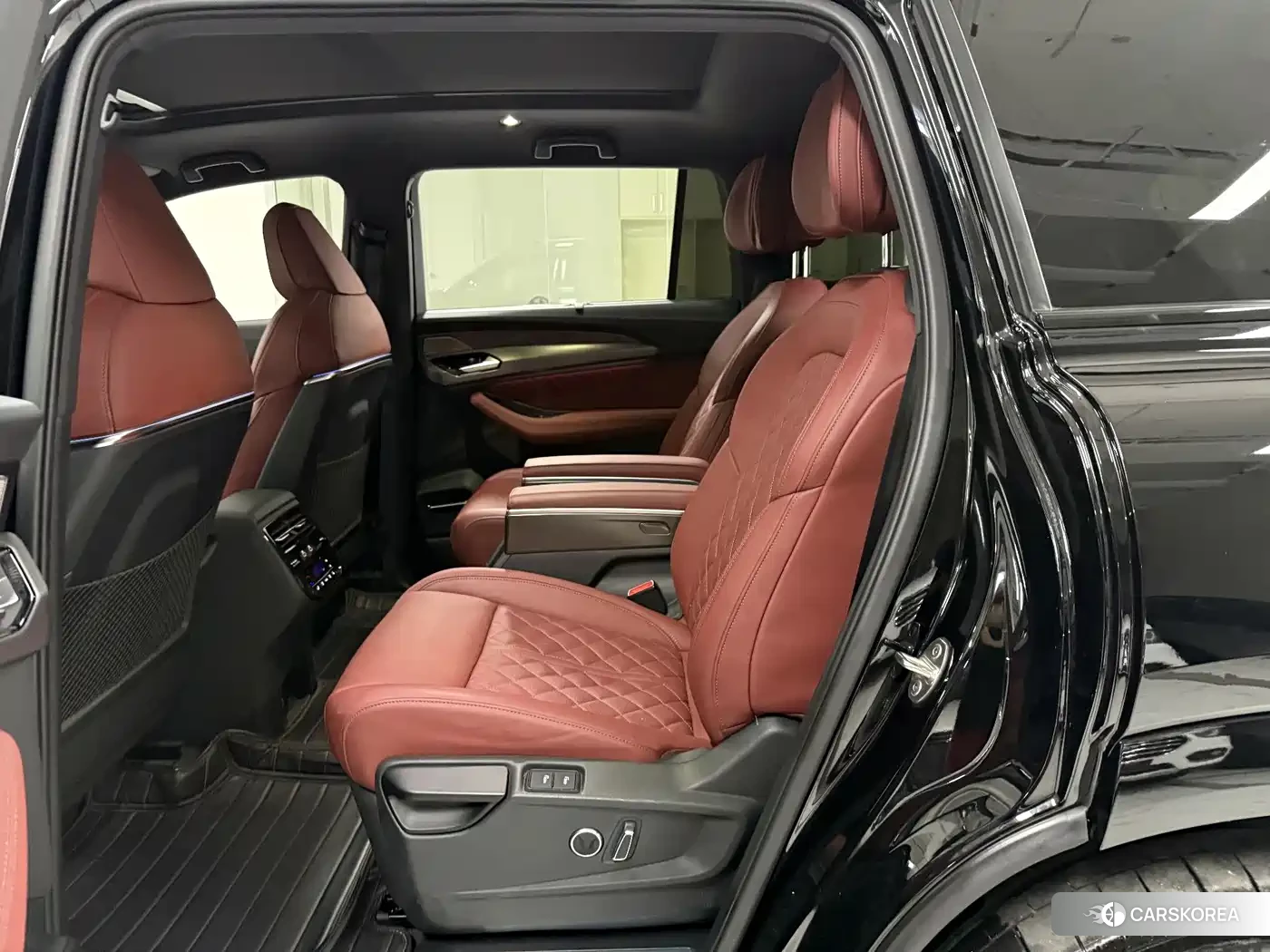 Audi Q6 2024 Черный из Китая, фото 5