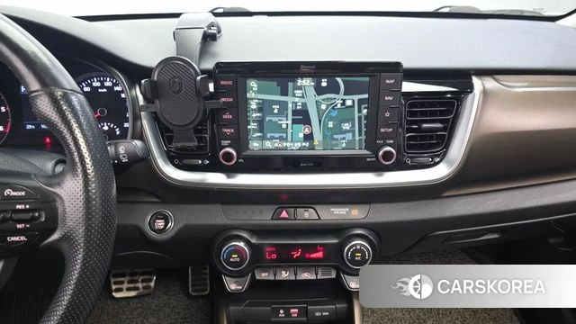Kia Stonic 2018 Белый из Кореи, фото 5