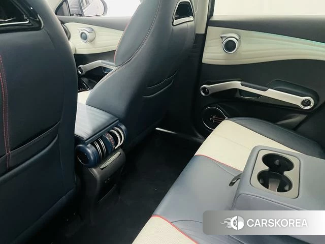 BYD Yuan PLUS 2023 Серебристо-серый из Китая, фото 5