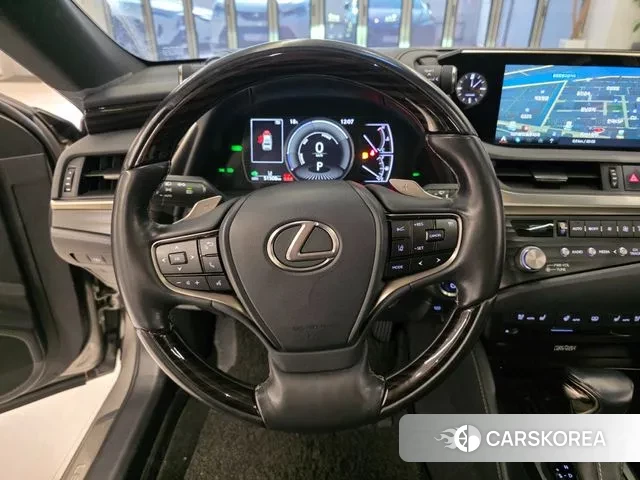 Lexus ES300h 7th generation 2021 Серебряный из Кореи, фото 5