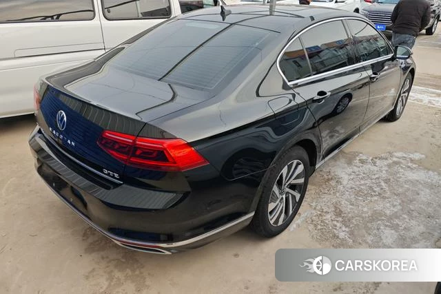 Volkswagen Magotan PHEV 2022 Черный из Китая, фото 5
