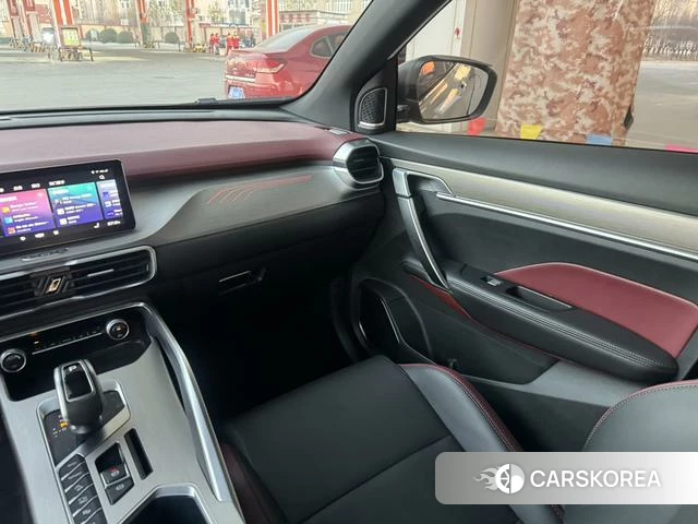 Geely Automobile Binyue 2021 Белый из Китая, фото 5