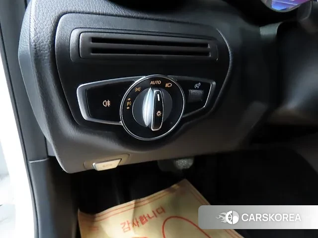 Mercedes-Benz C-Class W205 2020 Белый из Кореи, фото 5