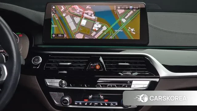 BMW 5 Series (G30) 2023 Черный из Кореи, фото 5