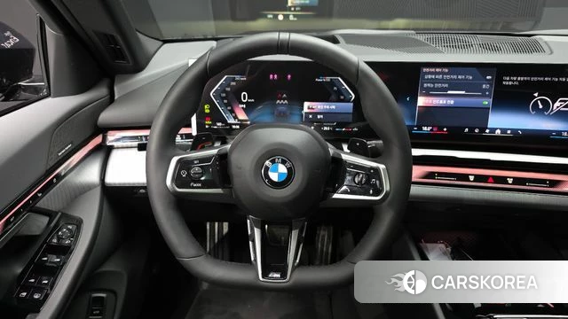 BMW 5 Series (G60) 2026 Черный из Кореи, фото 5