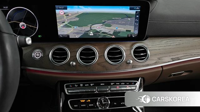 Mercedes-Benz E-Class W213 2020 Белый из Кореи, фото 5