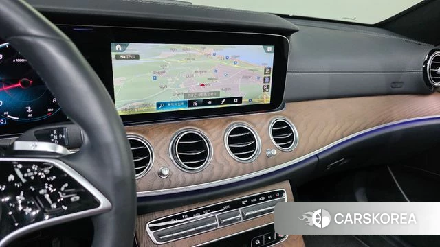Mercedes-Benz E-Class W213 2023 Белый из Кореи, фото 5