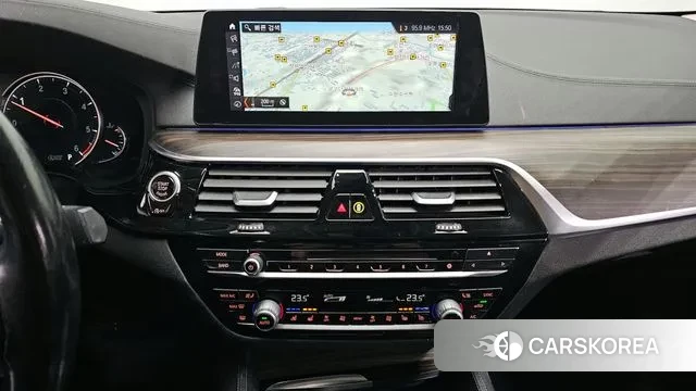 BMW 5 Series (G30) 2018 Серый из Кореи, фото 5