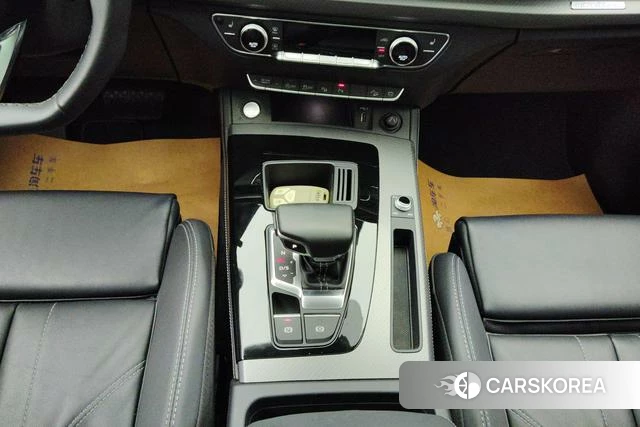 Audi Q5L 2022 Черный из Китая, фото 5
