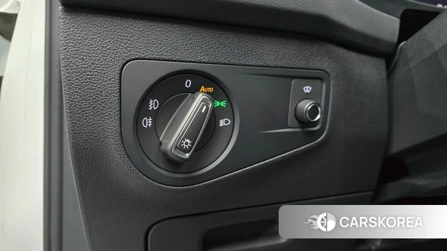 Volkswagen Tiguan second Generation 2020 Белый из Кореи, фото 5