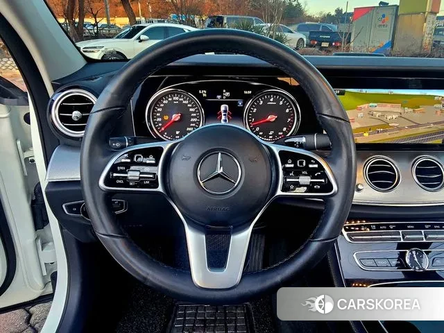 Mercedes-Benz E-Class W213 2019 Белый из Кореи, фото 5