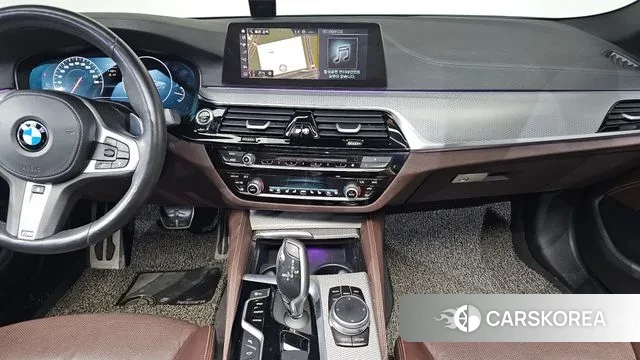 BMW 5 Series (G30) 2019 Белый из Кореи, фото 5