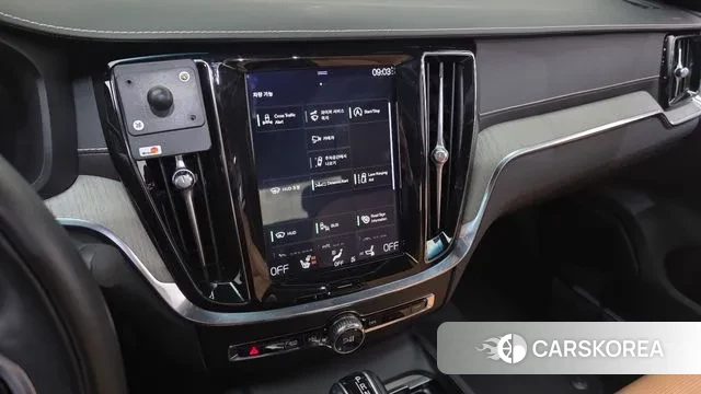 Volvo S60 3rd generation 2019 Светло-серебряный цвет из Кореи, фото 5