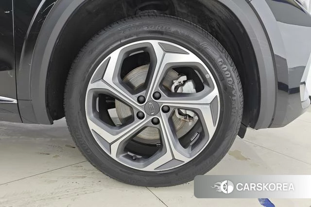 Geely Automobile Xingyue L 2022 Черный из Китая, фото 5