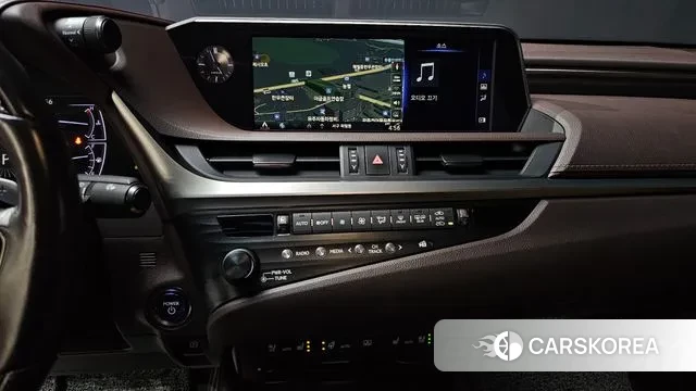 Lexus ES300h 7th generation 2018 Черный из Кореи, фото 5