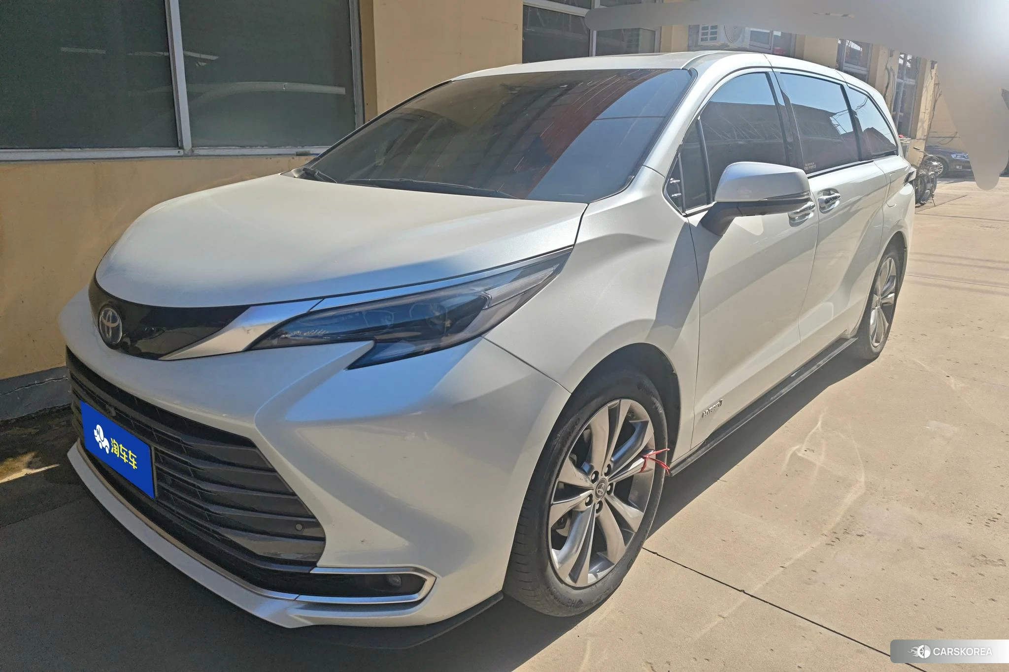Toyota Saina 2023 Белый из Китая, фото 5