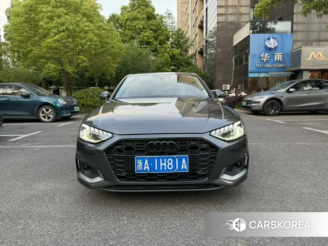 Audi A4L 2021 Темно-серый из Китая, фото 5