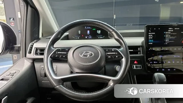 Hyundai Staria 2023 Серебристо-серый из Кореи, фото 5