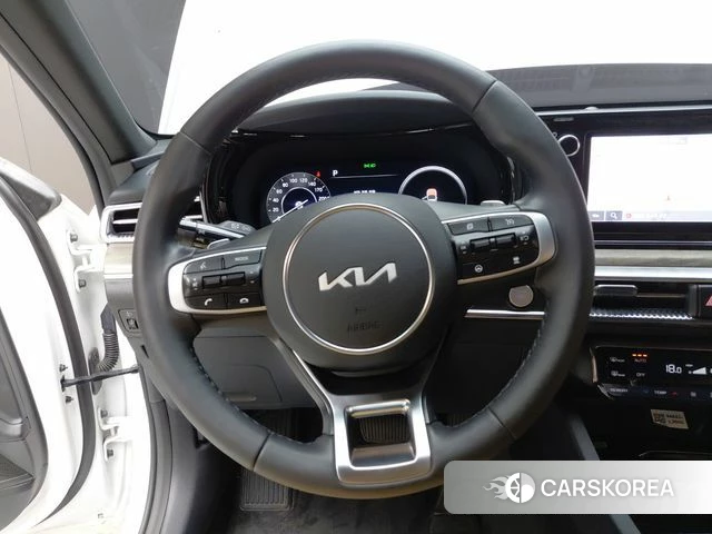 Kia K5 3rd generation 2022 Белый из Кореи, фото 5
