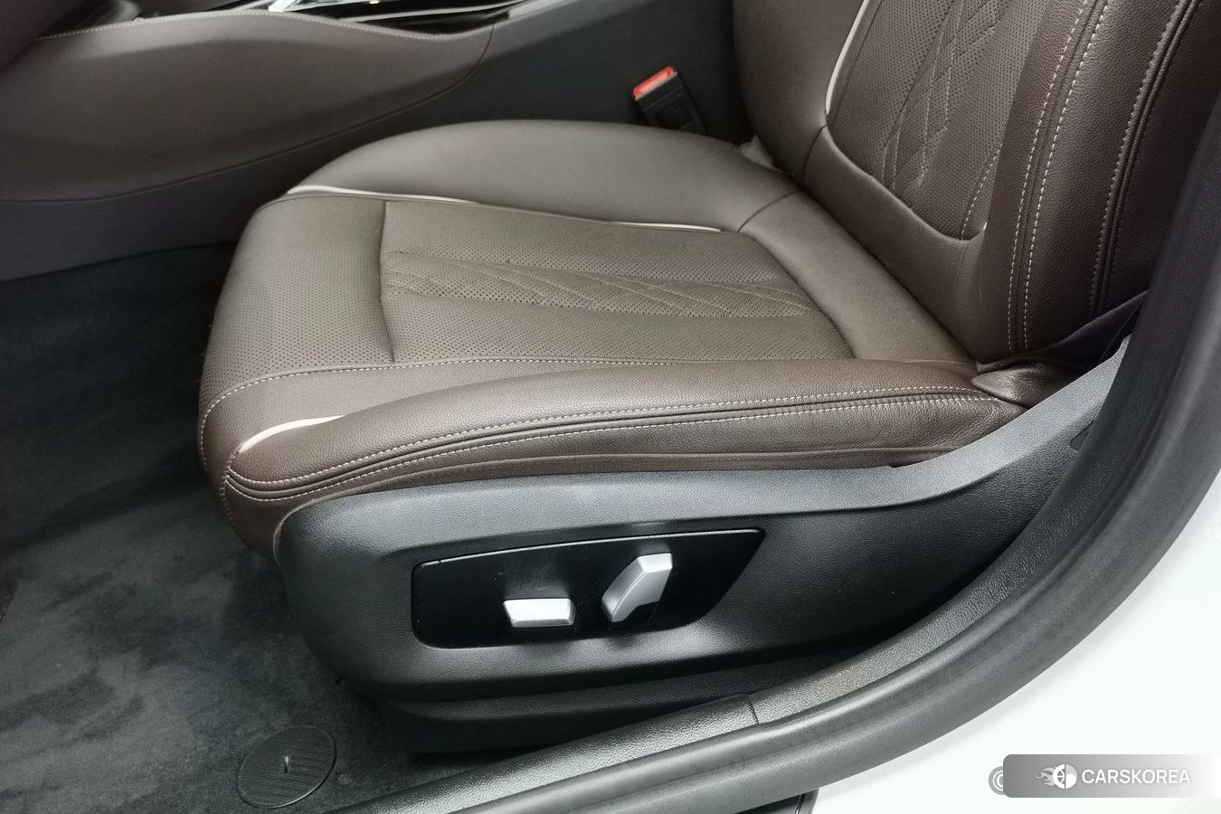 BMW 5 series PHEV 2020 Белый из Китая, фото 5