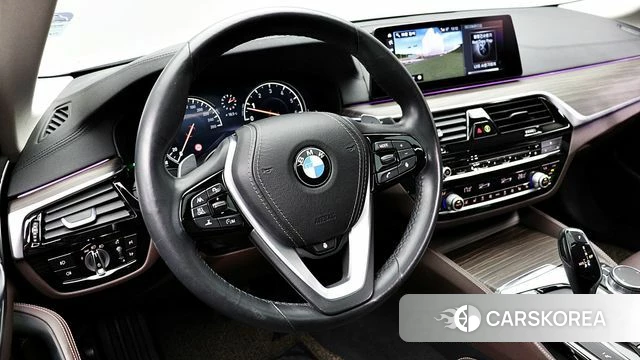 BMW 5 Series (G30) 2018 Белый из Кореи, фото 5