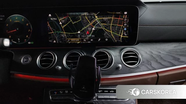 Mercedes-Benz E-Class W213 2023 Белый из Кореи, фото 5