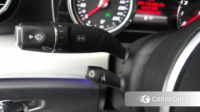 Mercedes-Benz E-Class W213 2018 Серебряный из Кореи, фото 5