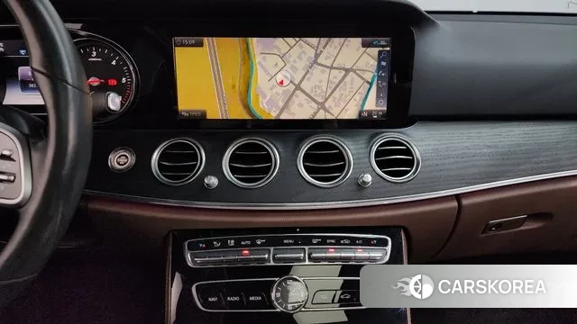 Mercedes-Benz E-Class W213 2020 Белый из Кореи, фото 5