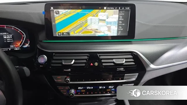 BMW 5 Series (G30) 2023 Белый из Кореи, фото 5