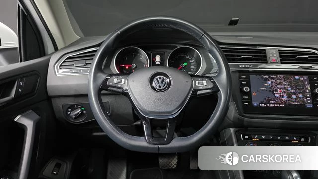 Volkswagen Tiguan second Generation 2020 Белый из Кореи, фото 5