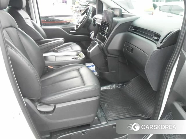 Hyundai Staria 2022 Белый из Кореи, фото 5