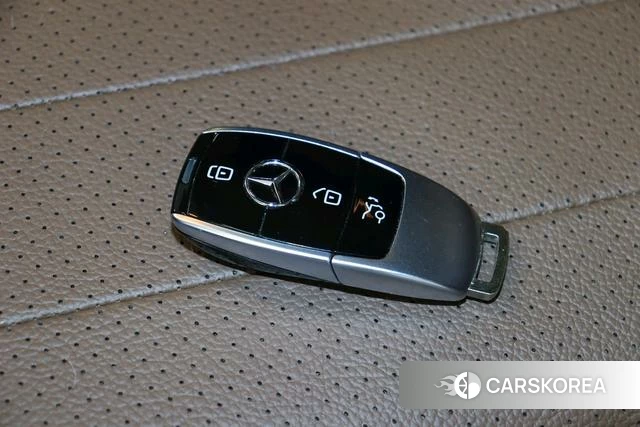 Mercedes-Benz E-class 2022 Черный из Китая, фото 5