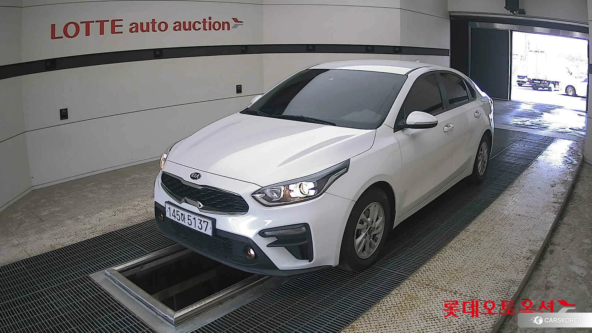 Kia K3 2020 Snow White Pearl из Кореи, фото 5