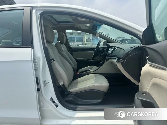 Buick Yinglang 2018 Белый из Китая, фото 5