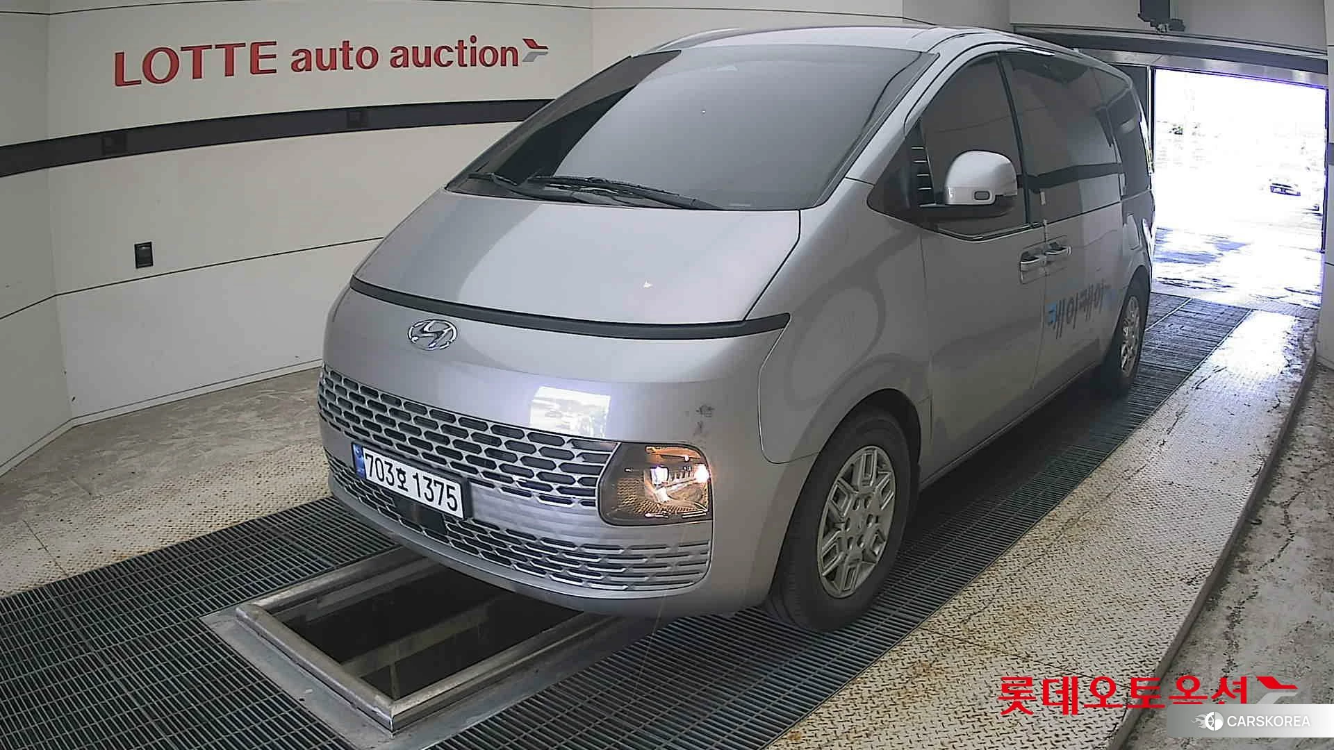 Hyundai Staria 2023 Shimmering Silver Metallic из Кореи, фото 5