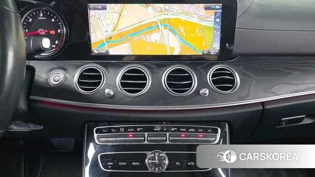Mercedes-Benz E-Class W213 2020 Белый из Кореи, фото 5