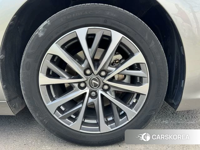 Lexus ES 2022 Серебристо-серый из Китая, фото 5