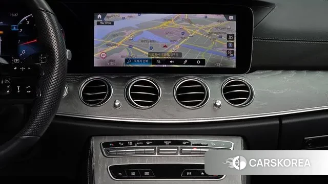 Mercedes-Benz E-Class W213 2022 Белый из Кореи, фото 5