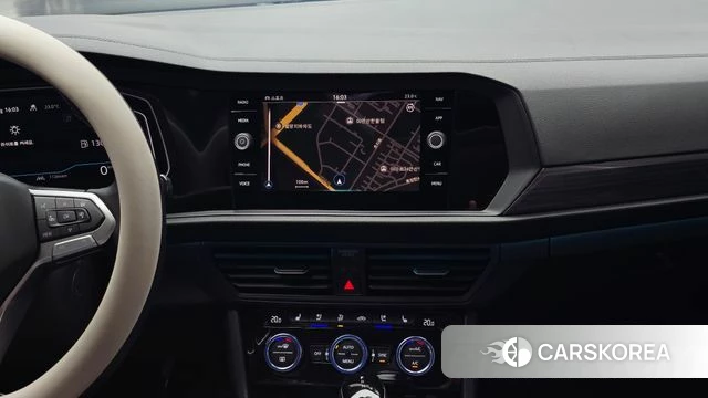 Volkswagen 7th Generation of Jetta 2024 Синий из Кореи, фото 5