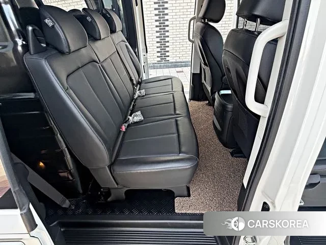 Hyundai Staria 2021 Белый из Кореи, фото 5