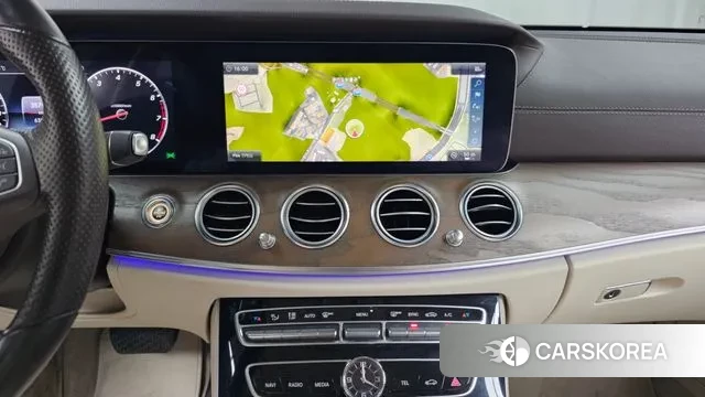 Mercedes-Benz E-Class W213 2018 Серебряный из Кореи, фото 5