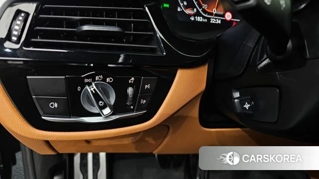 BMW 5 Series (G30) 2022 Черный из Кореи, фото 5