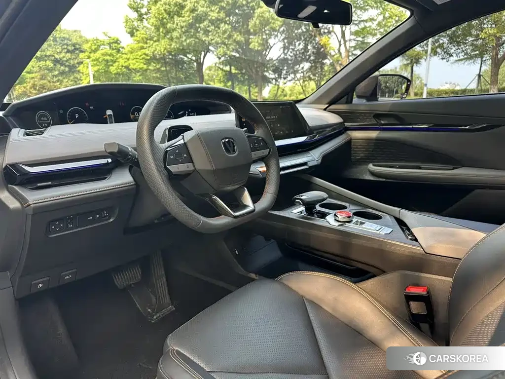 Chang'an Changan UNI-V 2023 Silver/gray из Китая, фото 5