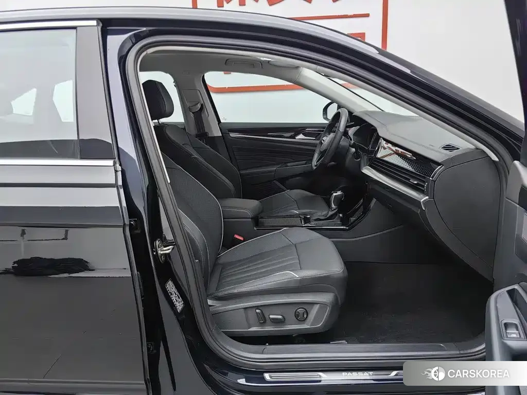 Volkswagen Passat 2024 Черный из Китая, фото 5