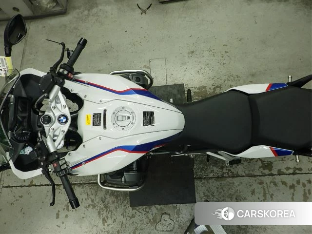 Проданный BMW R1200RS 2016 из Японии