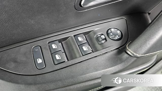 Peugeot e-2008 second generation 2021 Белый из Кореи, фото 5