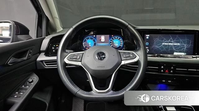 Volkswagen Golf 8th Generation 2023 Черный из Кореи, фото 5