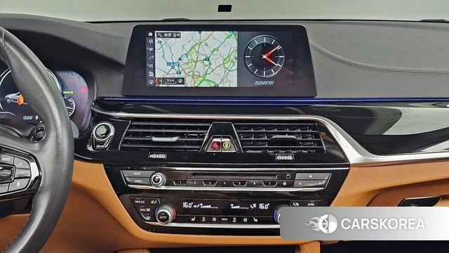 BMW 5 Series (G30) 2018 Белый из Кореи, фото 5