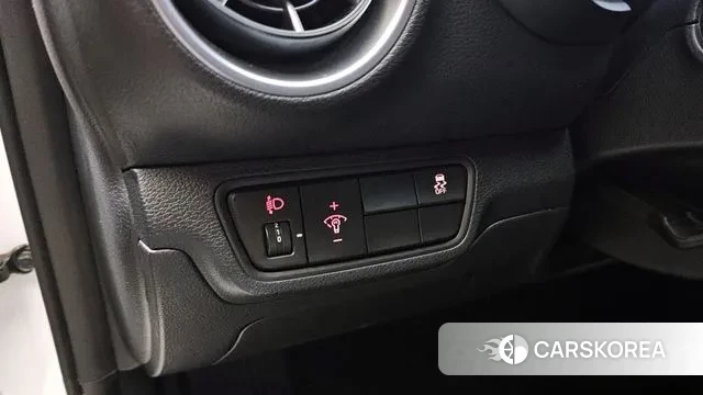 Kia The New K3 2nd generation 2021 Белый из Кореи, фото 5